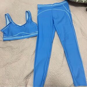 ALO Yoga Women's Blue Leggings with White Accents